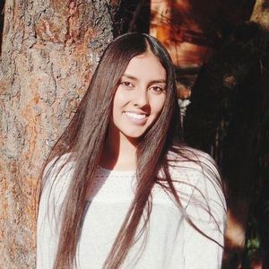 Meet your Posher, Estefania